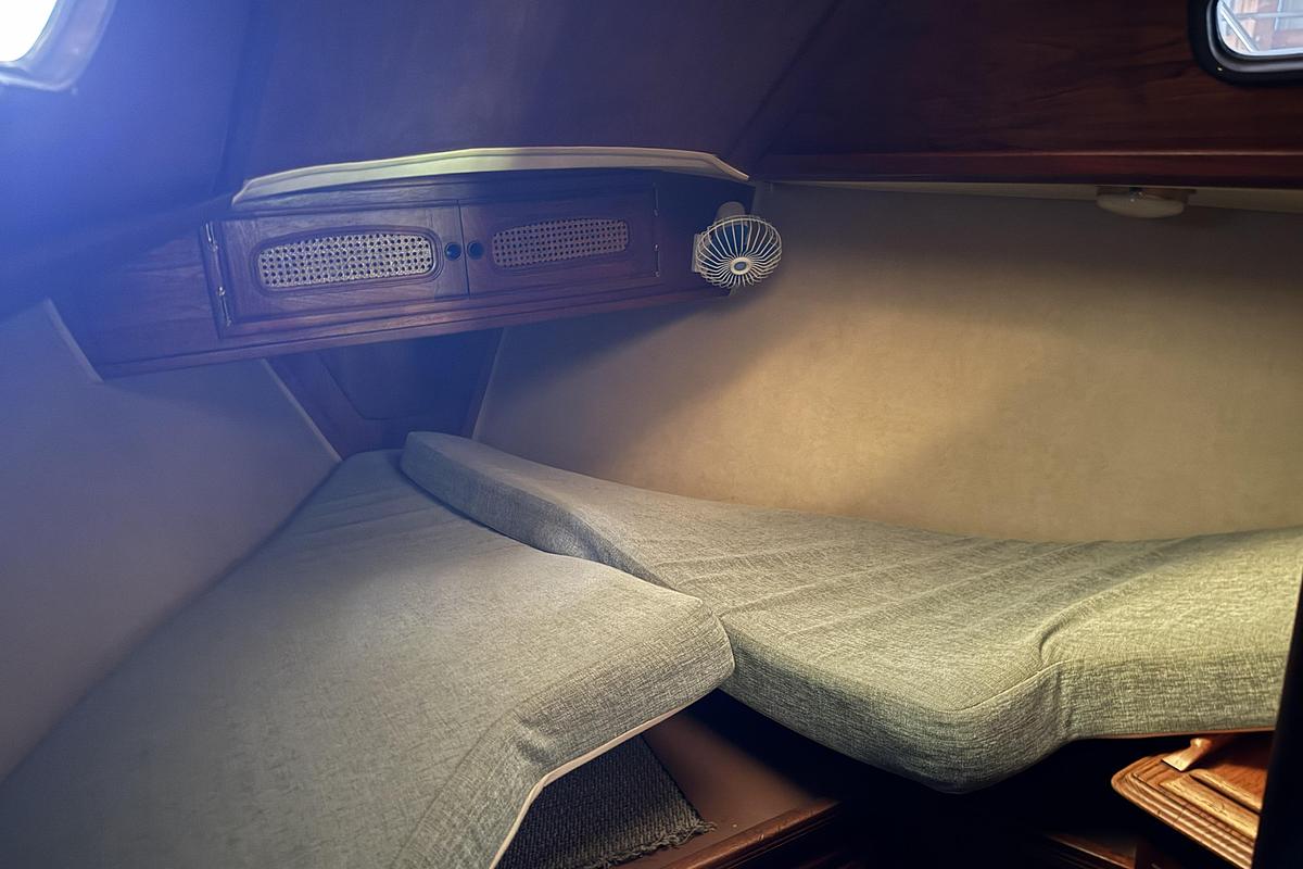 Used 1977 Islander 32