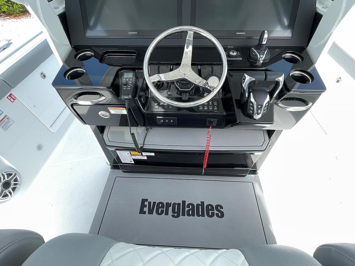 2026 Everglades 375 Center Console