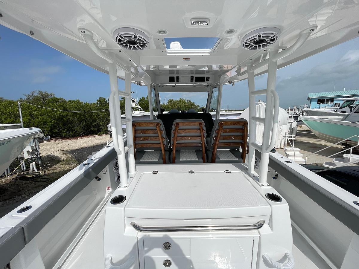 2026 Everglades 375 Center Console
