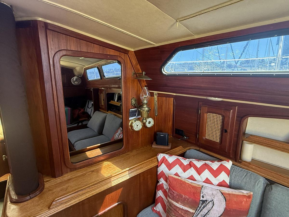 Used 1977 Islander 32
