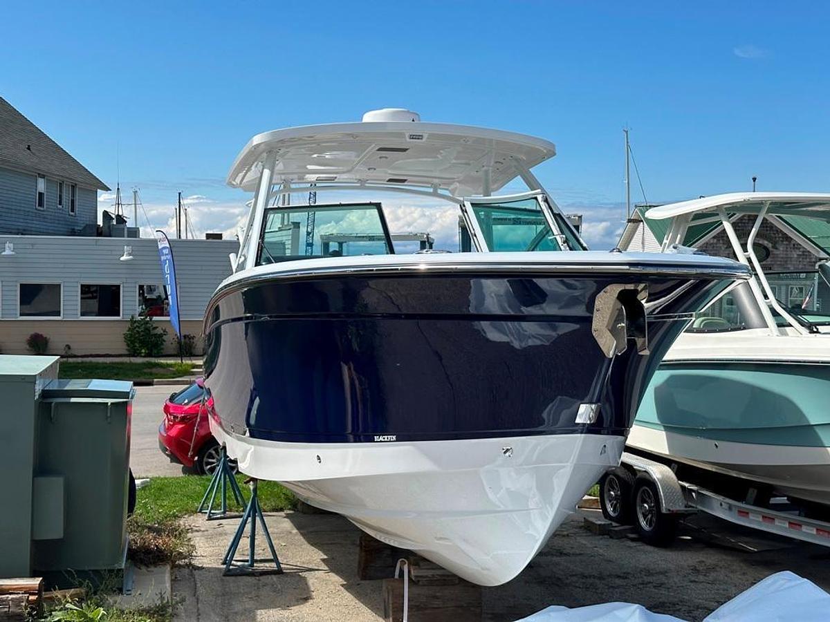 Used 2024 Blackfin 302 DC