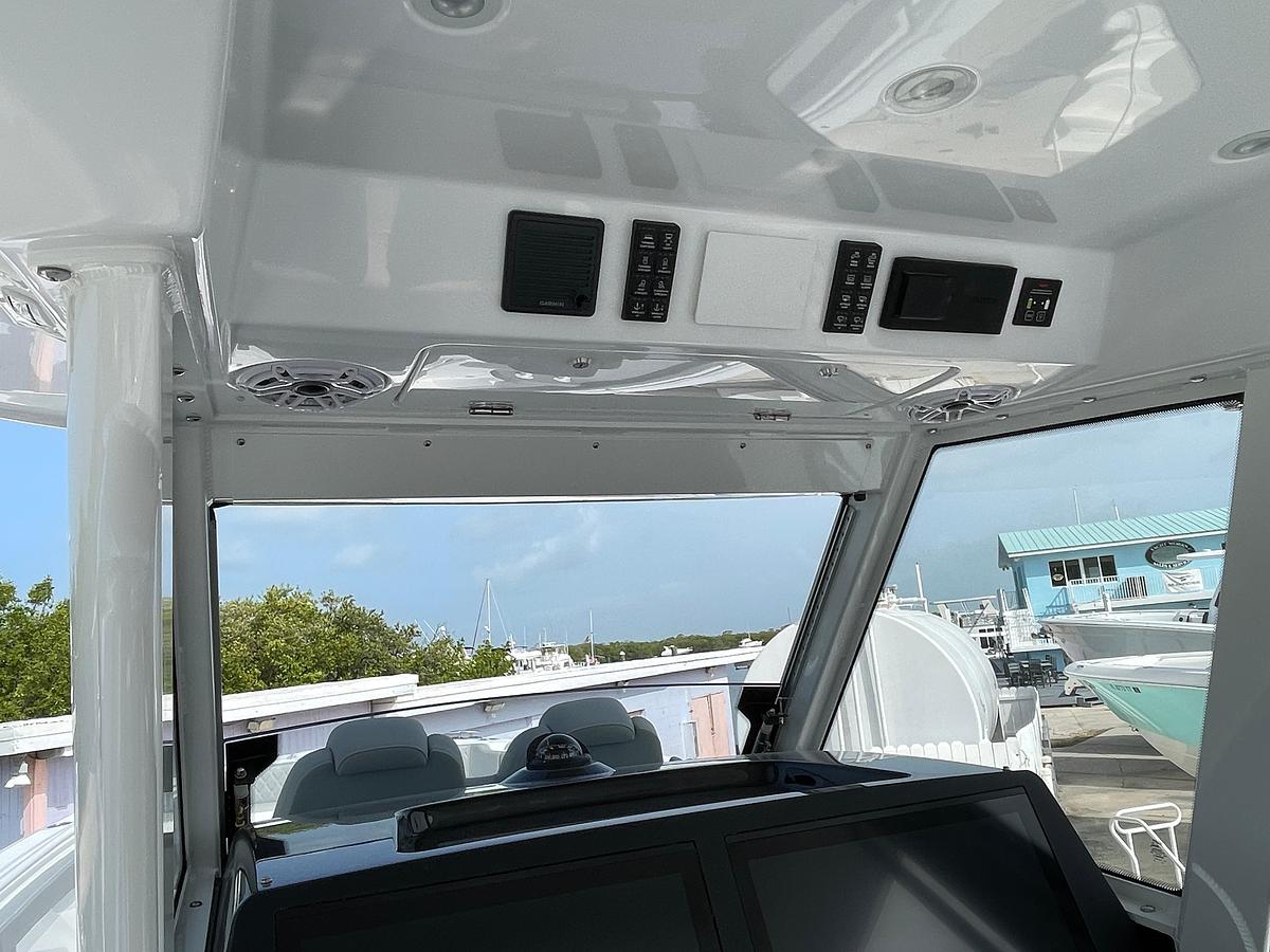2026 Everglades 375 Center Console