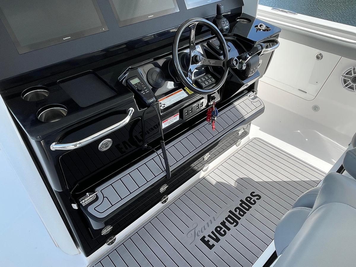Used 2021 Everglades 395 Center Console