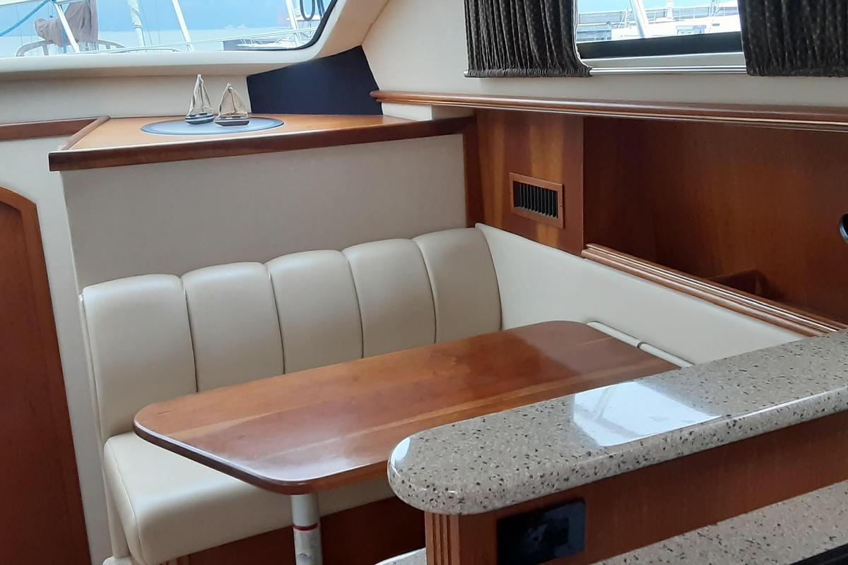Used 2003 Cruisers Yachts 4050 Express