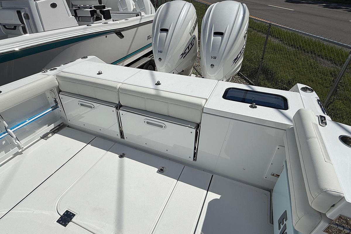 2026 Everglades 335 Center Console