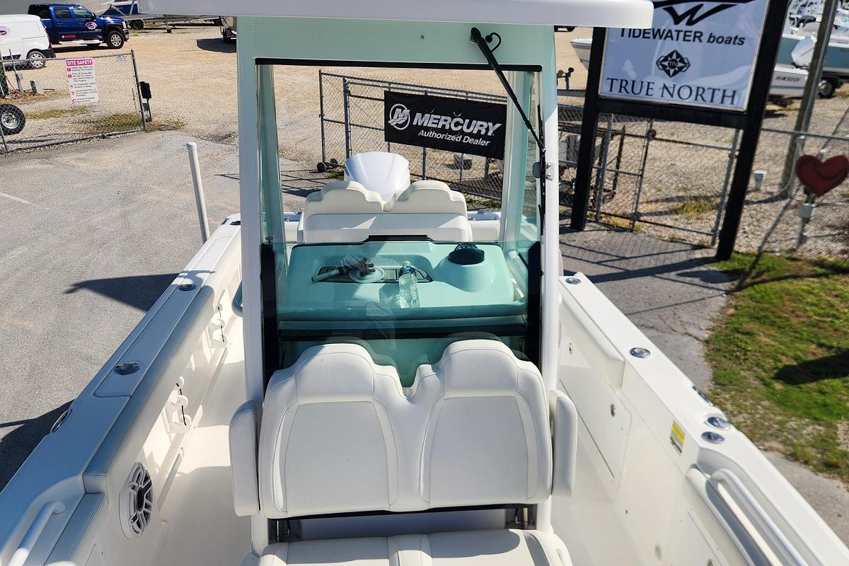 Used 2022 Everglades 235 Center Console