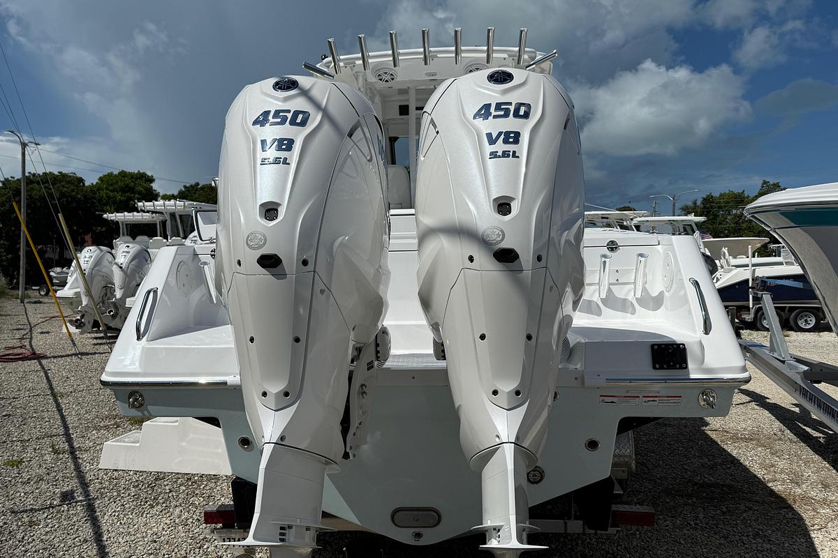 2026 Everglades 335 Center Console