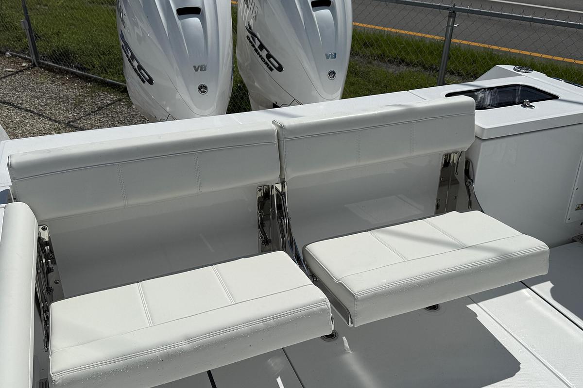2026 Everglades 335 Center Console