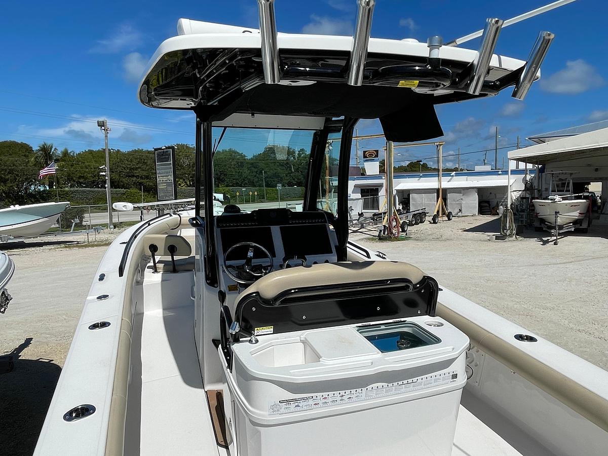 Used 2020 Everglades 273 Center Console