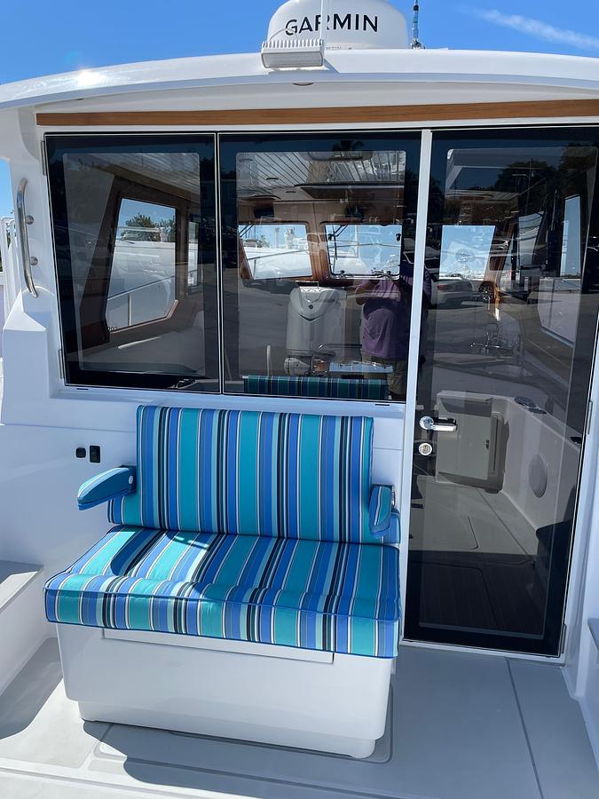 2025 True North 34 Outboard Express