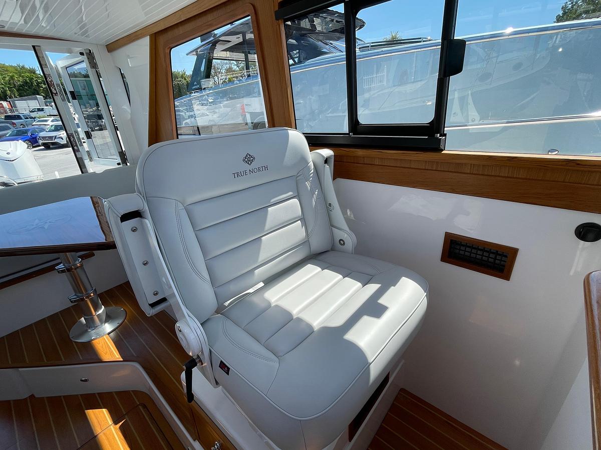 2025 True North 34 Outboard Express