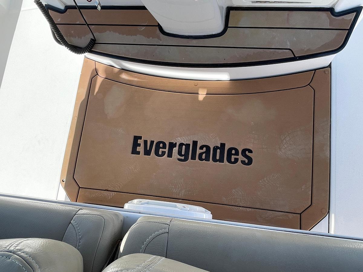 Used 2020 Everglades 273 Center Console