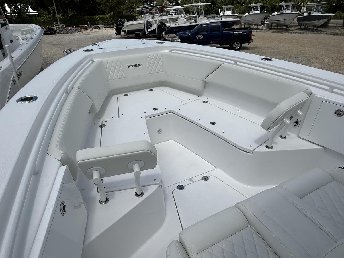 2027 Everglades 335 Center Console