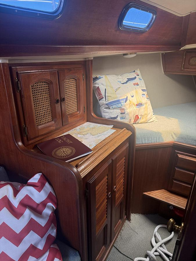 Used 1977 Islander 32