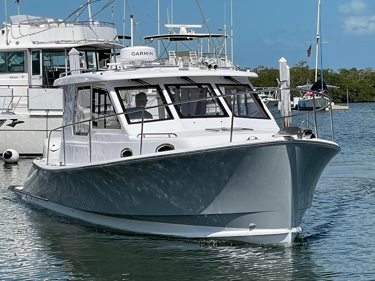 2025 True North 34 Outboard Express