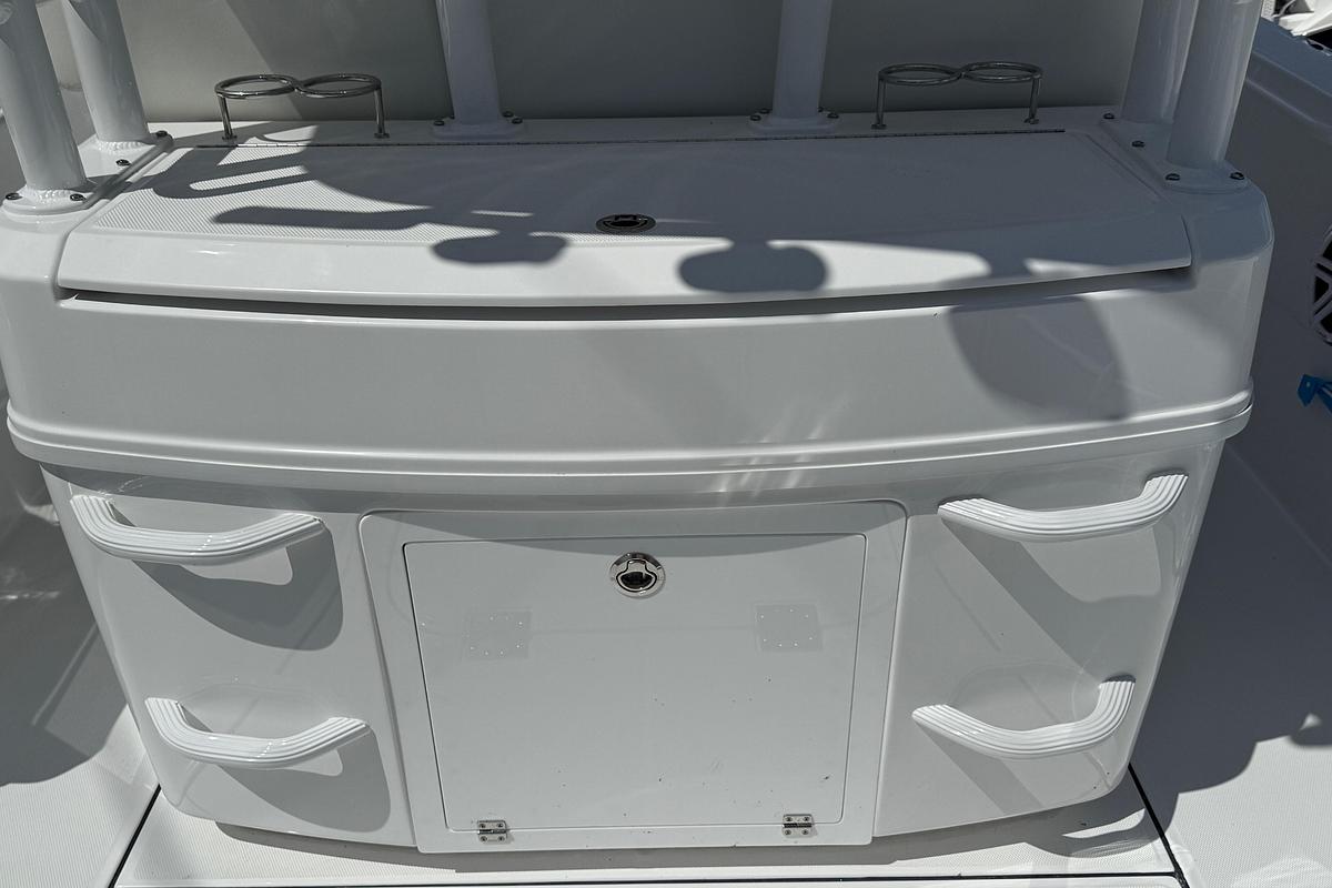 2026 Everglades 335 Center Console