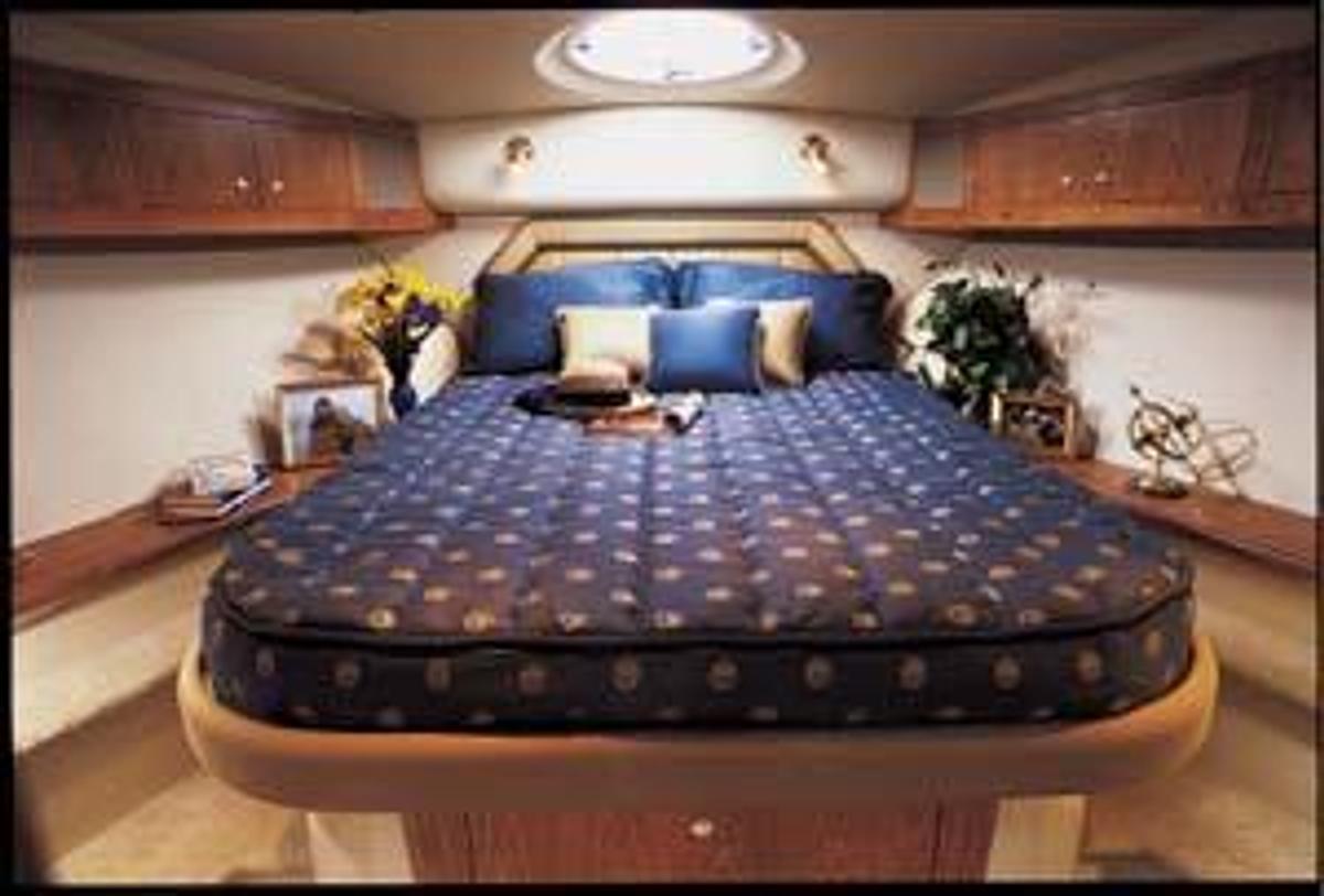 Used 2003 Cruisers Yachts 4050 Express