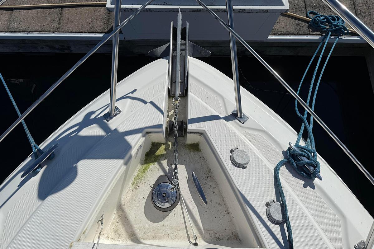Used 2003 Cruisers Yachts 4050 Express