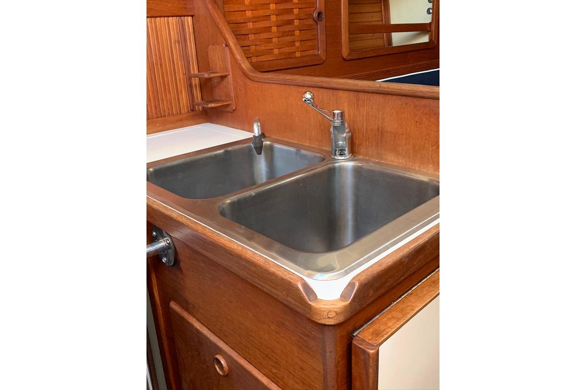 Used 1986 Sabre 34 MK II