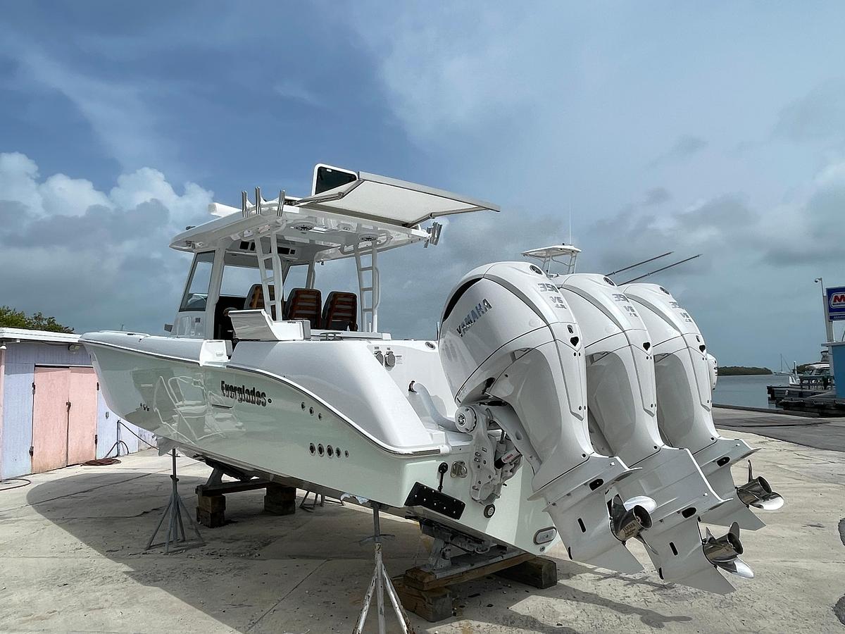 2026 Everglades 375 Center Console