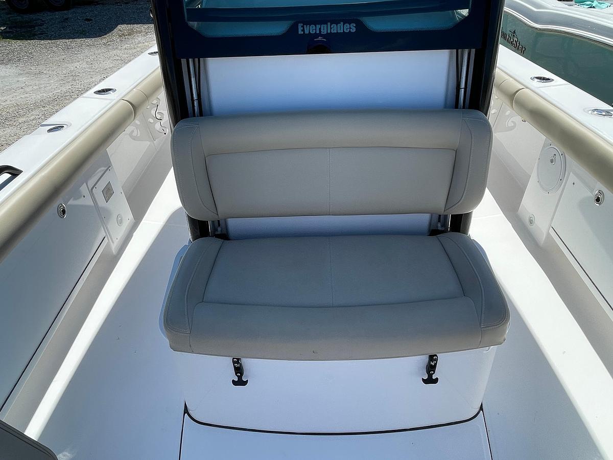 Used 2020 Everglades 273 Center Console