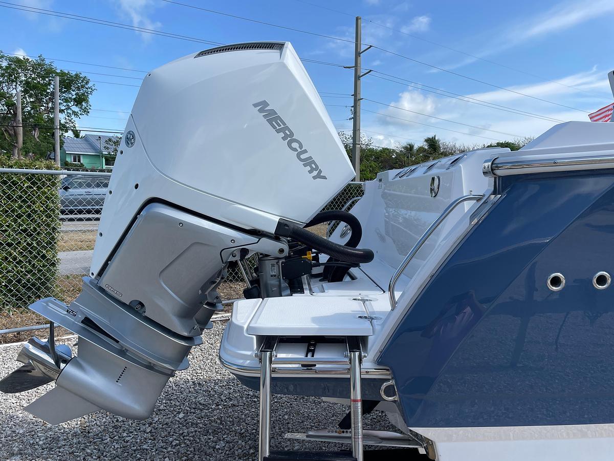 2025 Blackfin 272 CC