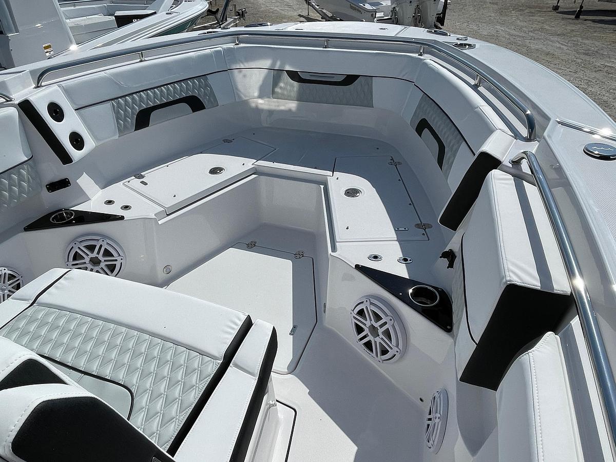 2025 Blackfin 272 CC