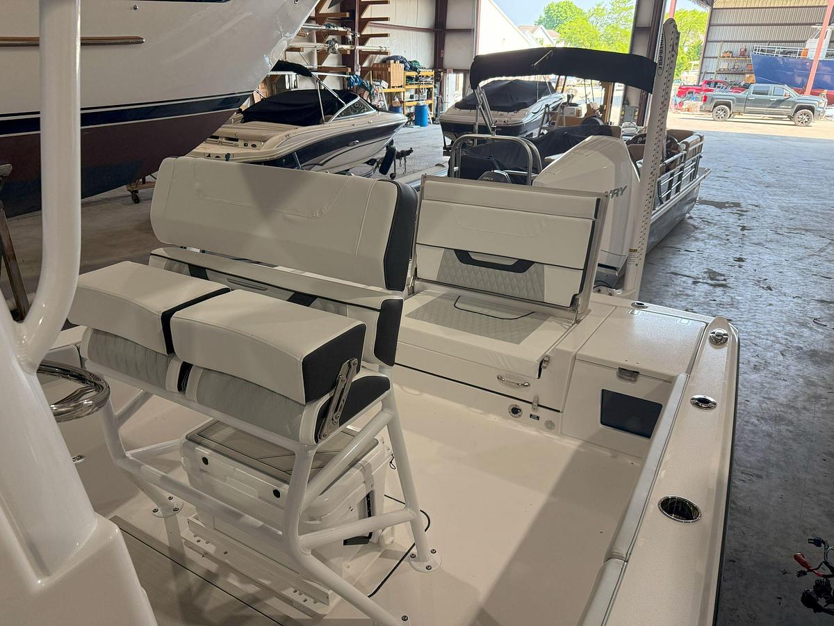 2026 Blackfin 242 HB