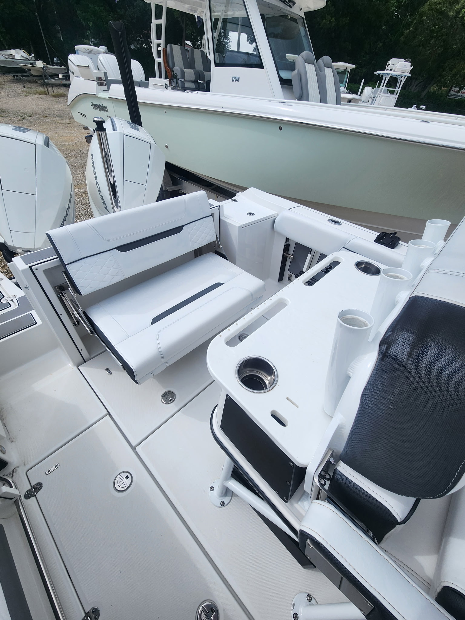 Used 2022 Blackfin 252 CC