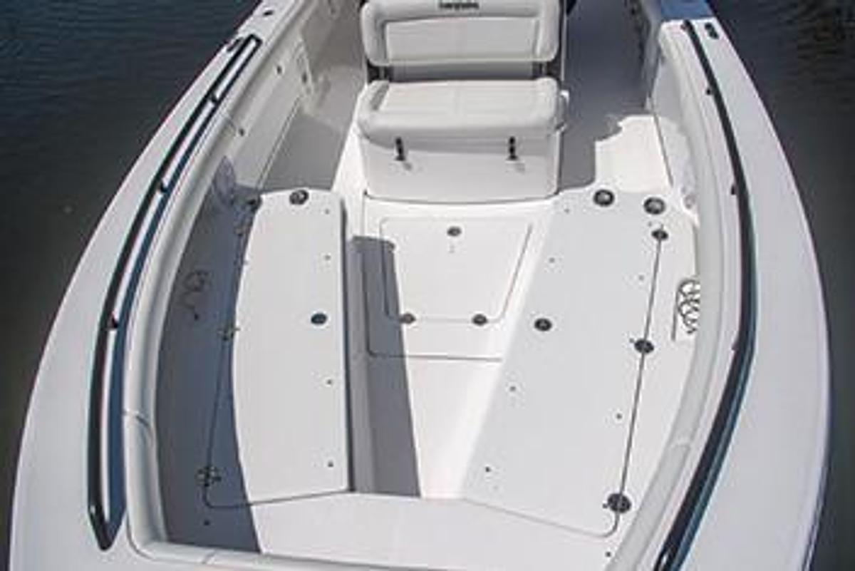 Used 2020 Everglades 273 Center Console