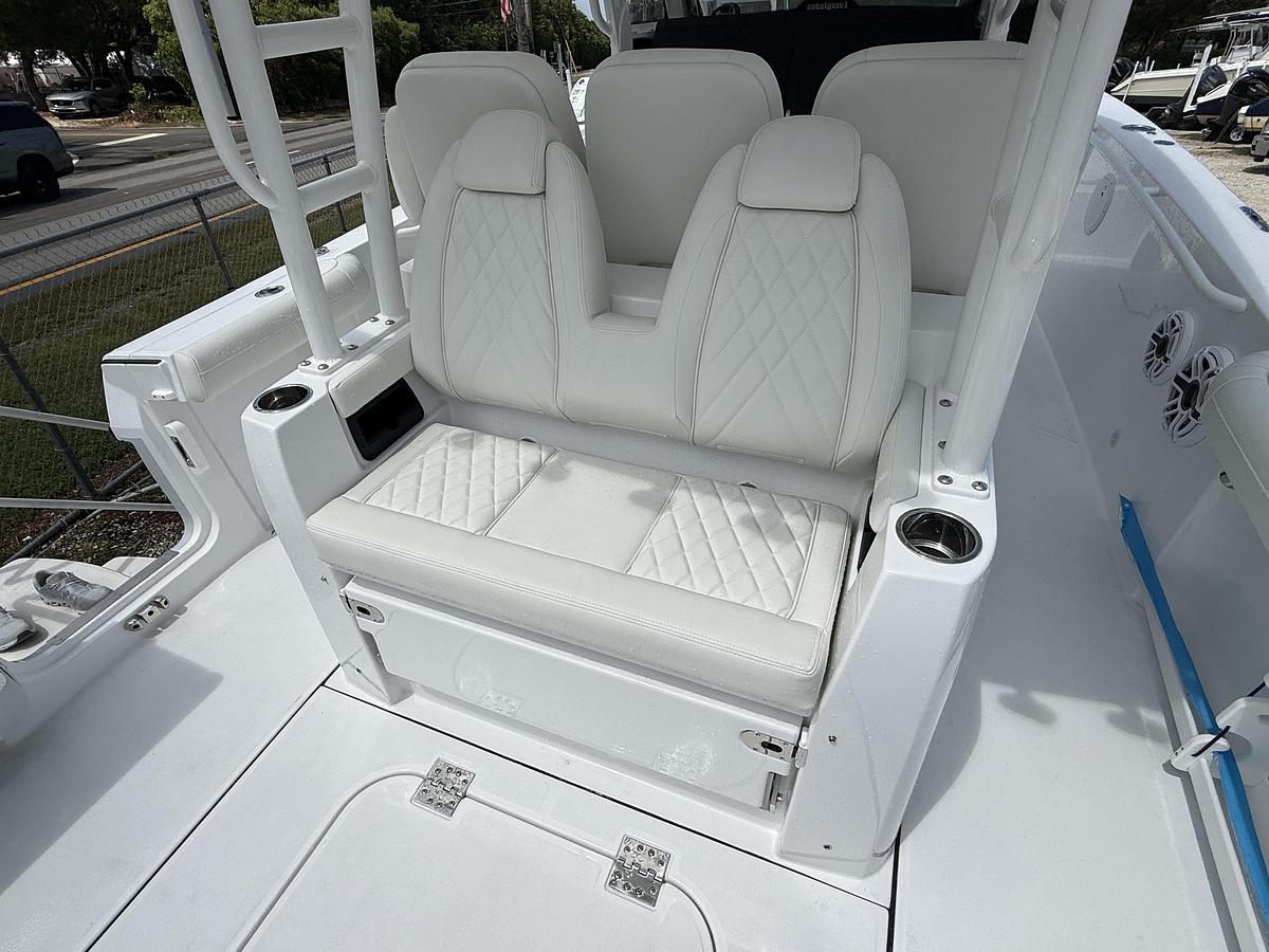 2027 Everglades 335 Center Console
