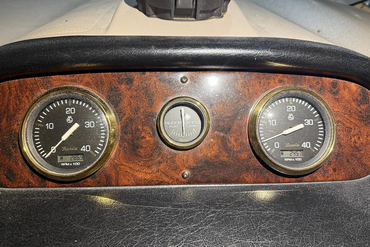 Used 2003 Cruisers Yachts 4050 Express