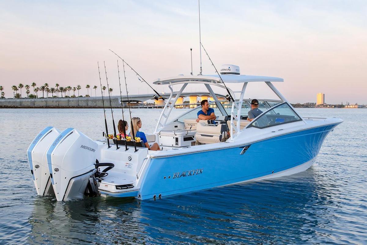 Used 2024 Blackfin 302 DC