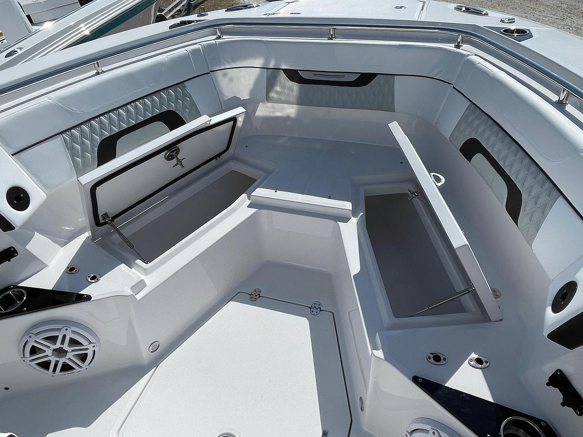 2025 Blackfin 272 CC