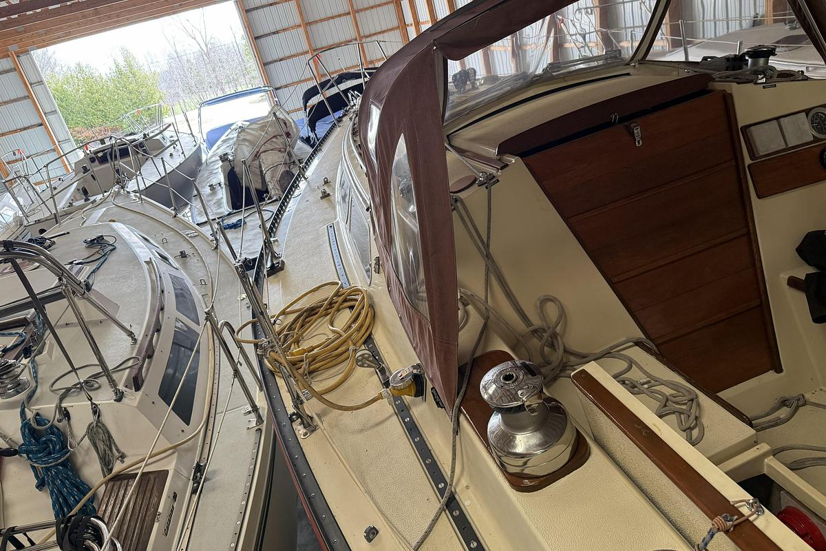 Used 1977 Islander 32