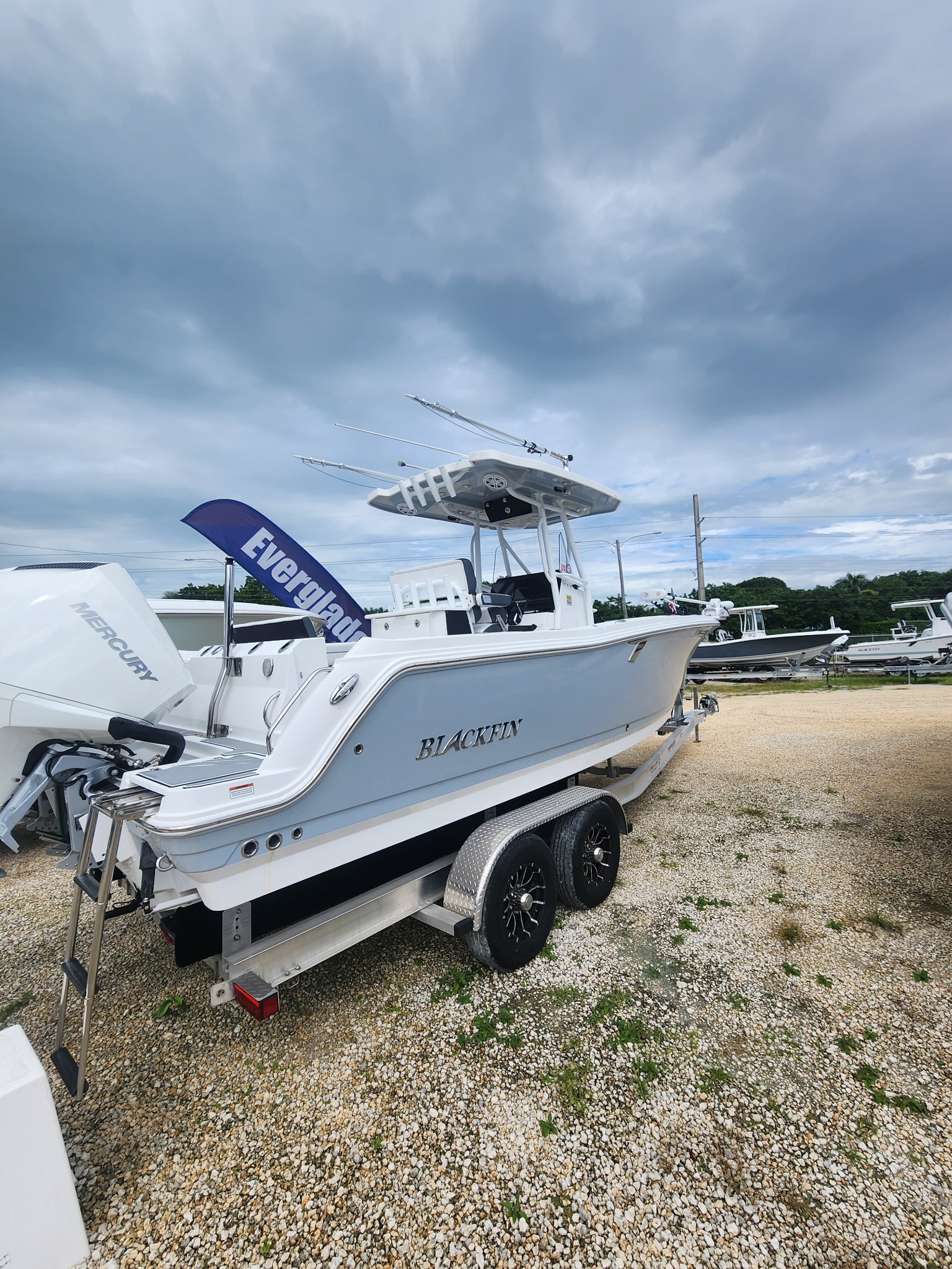 Used 2022 Blackfin 252 CC