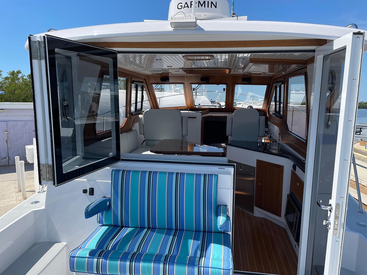 2025 True North 34 Outboard Express