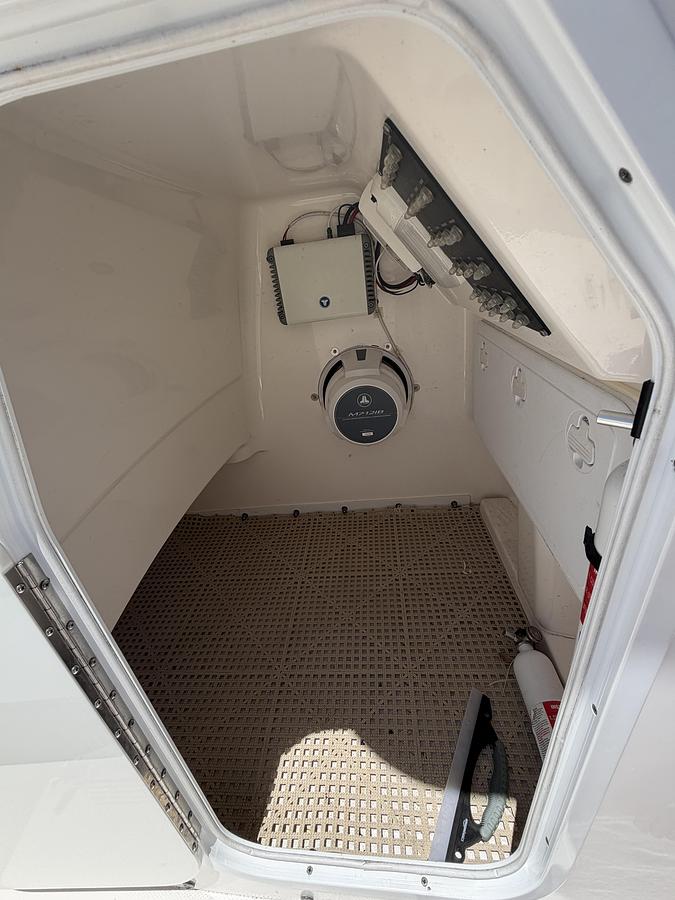 Used 2014 Everglades 243 Center Console