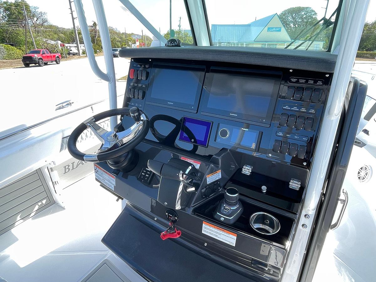 2025 Blackfin 302 CC