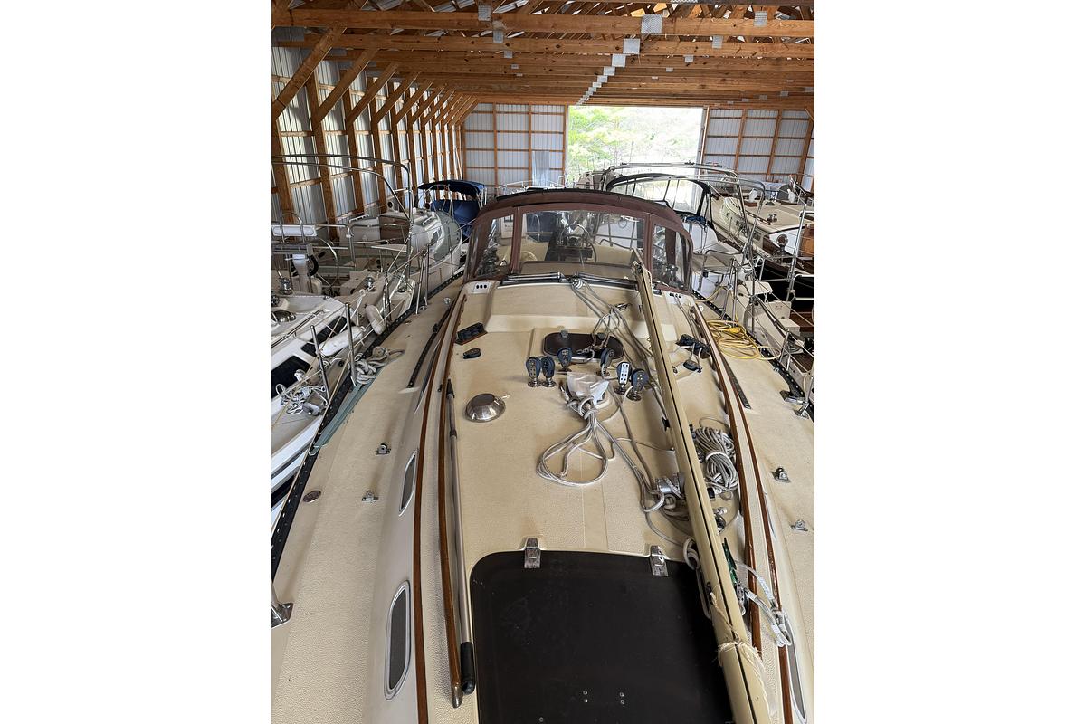 Used 1977 Islander 32