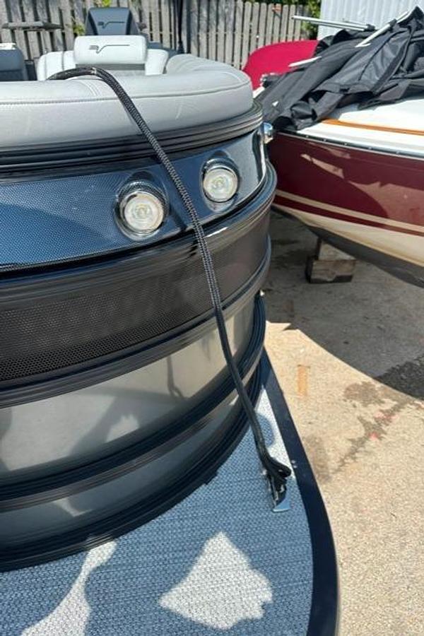 2024 Vanderbilt 700 T