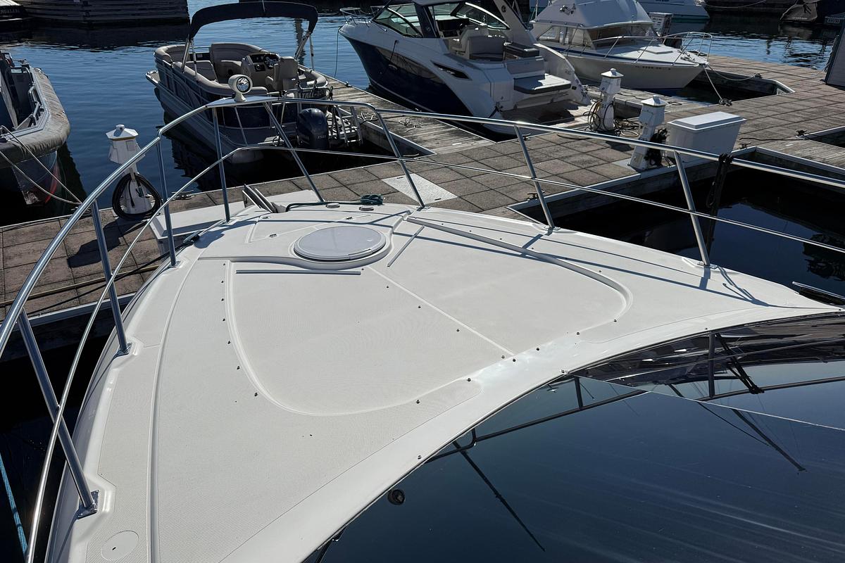 Used 2003 Cruisers Yachts 4050 Express