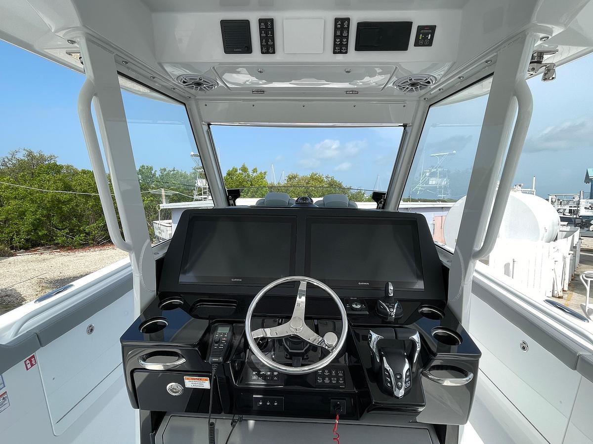 2026 Everglades 375 Center Console