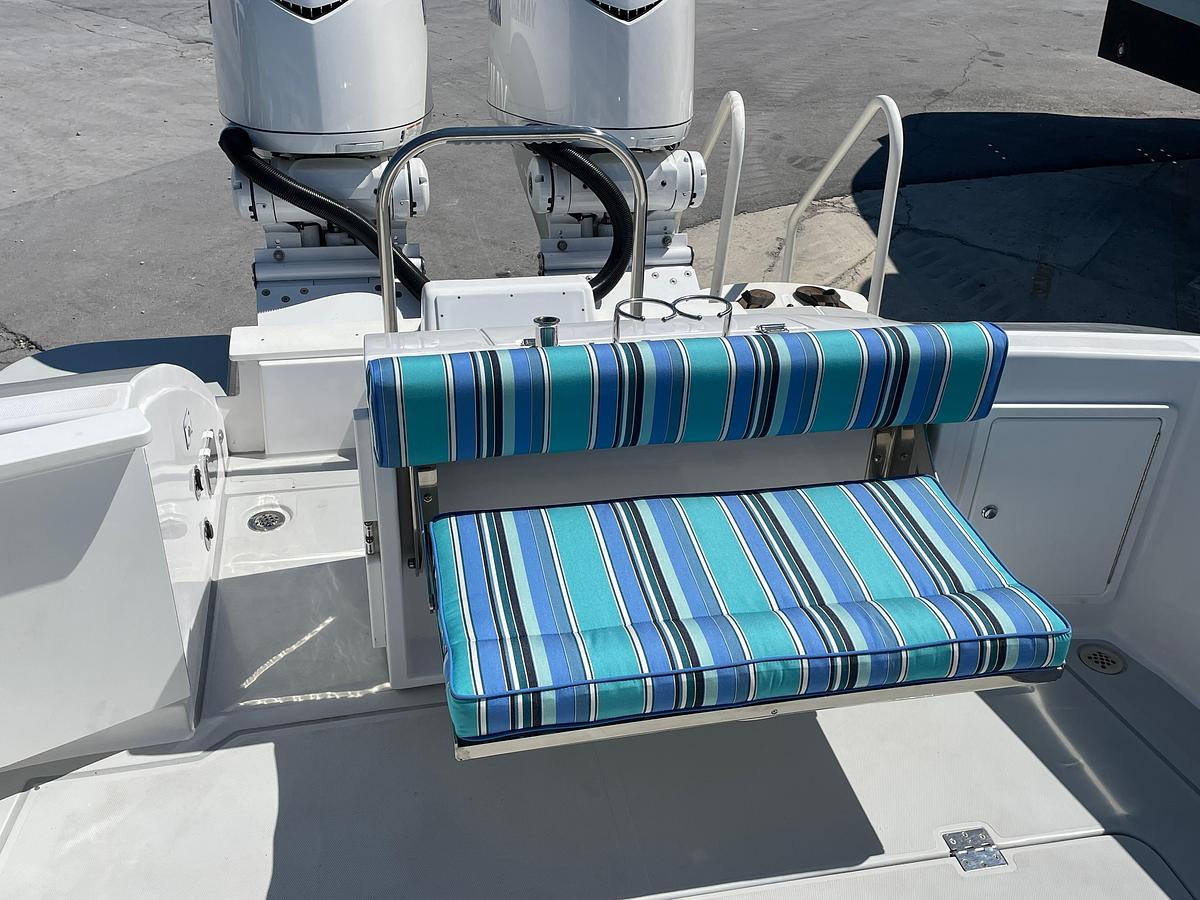 2025 True North 34 Outboard Express