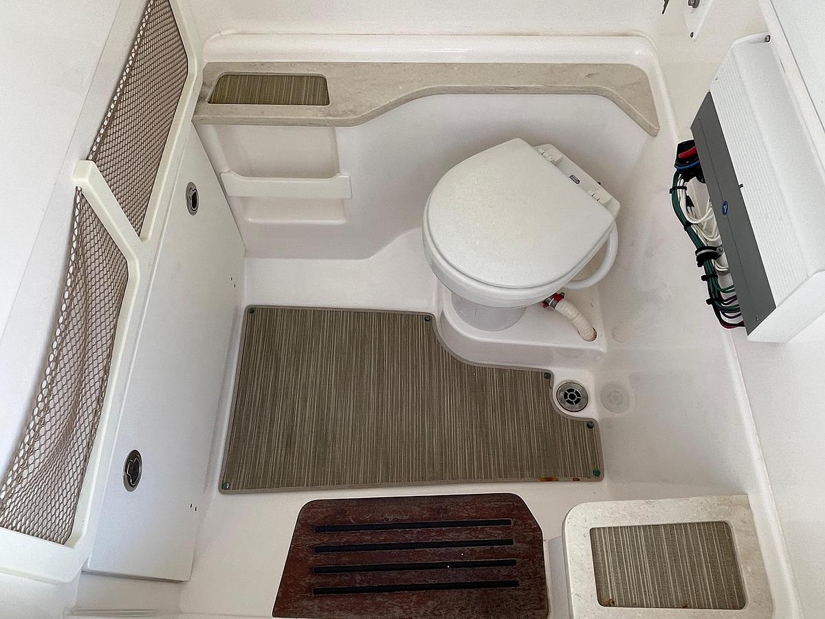 Used 2020 Everglades 273 Center Console