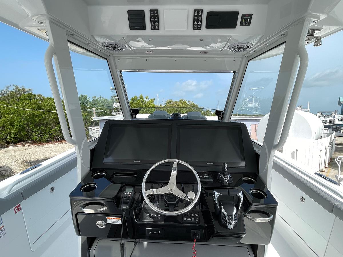 2026 Everglades 375 Center Console