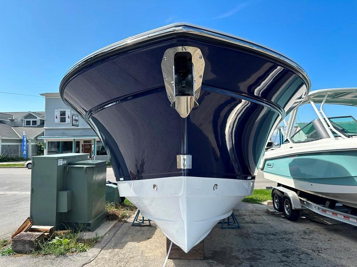 Used 2024 Blackfin 302 DC