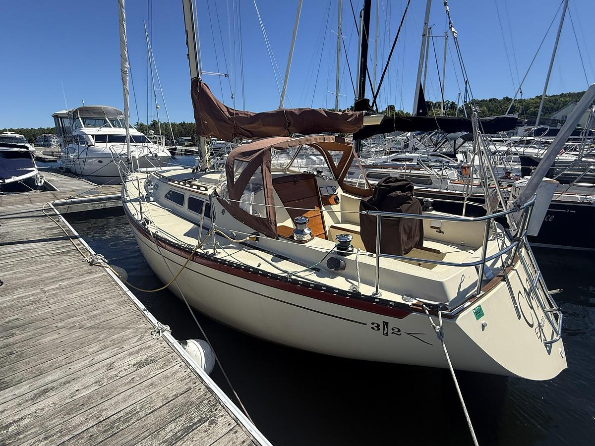 Used 1977 Islander 32
