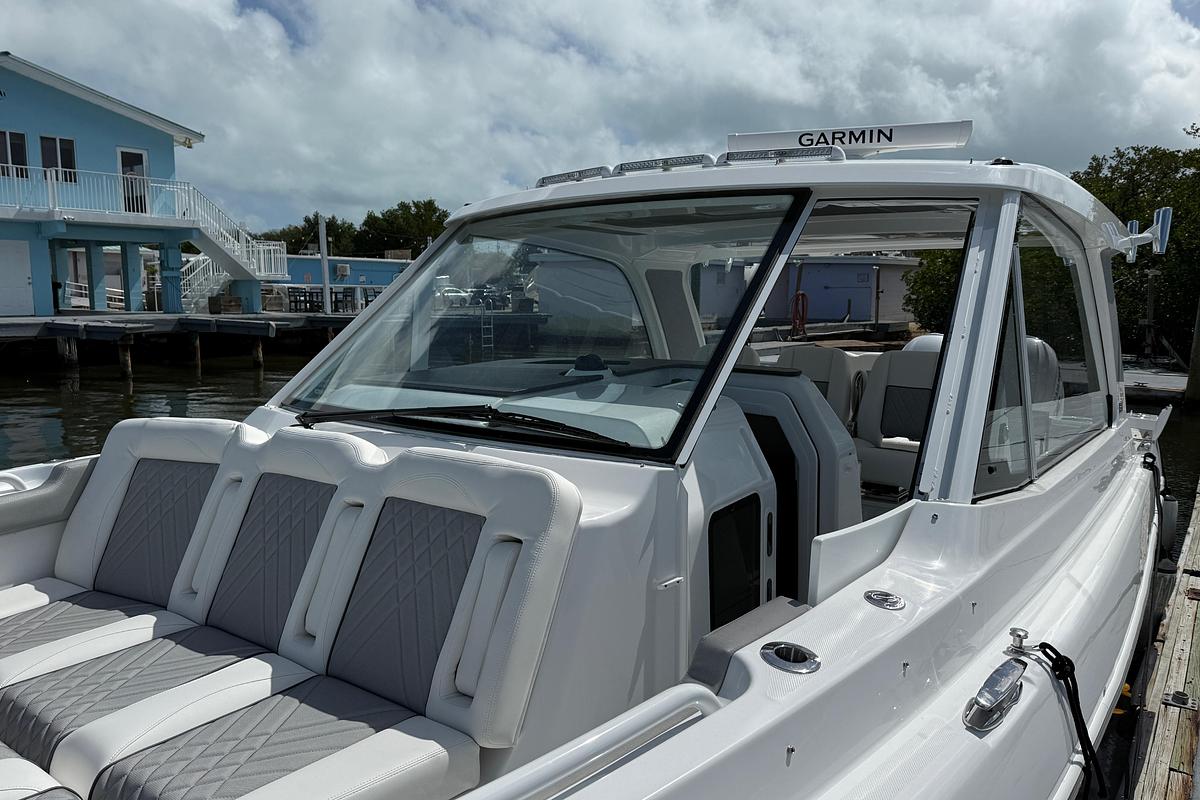 2026 Everglades 367CX
