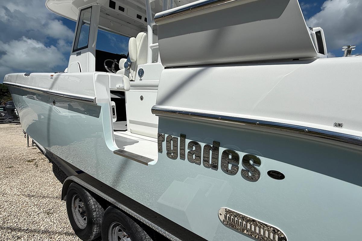 2026 Everglades 335 Center Console
